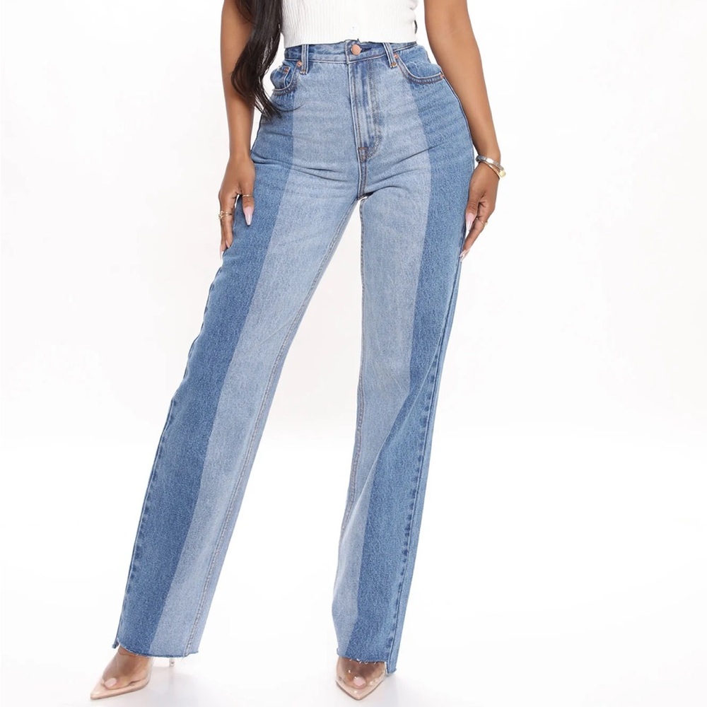 Pick A Side Two Tone Straight Leg Jeans - Medium Blue Wash
Size: 5